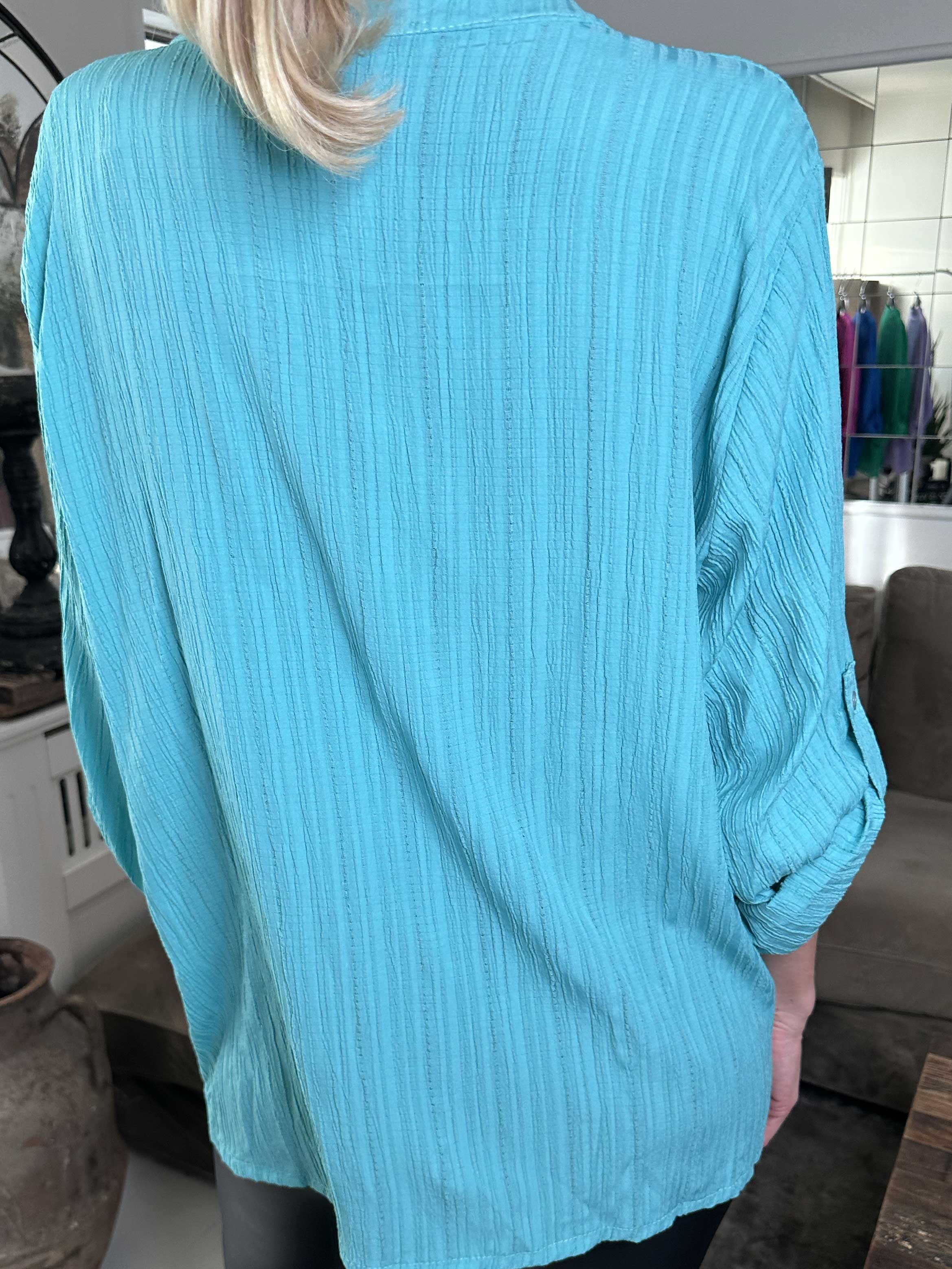 Karah - Enfärgad skjorta i crepe-look